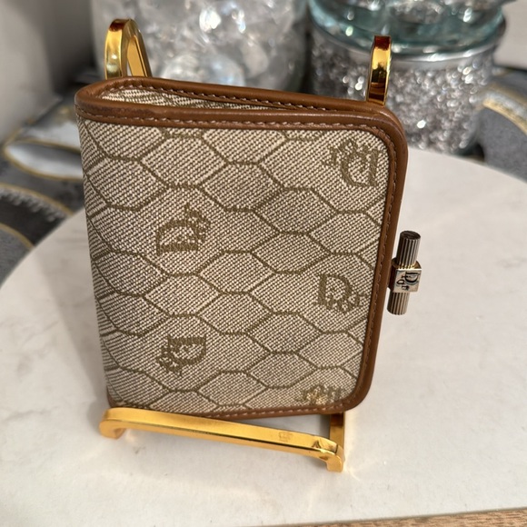 COPY - Dior Coins holder mini pocket this tiny piece is a beautiful and clean i… - Picture 3 of 13